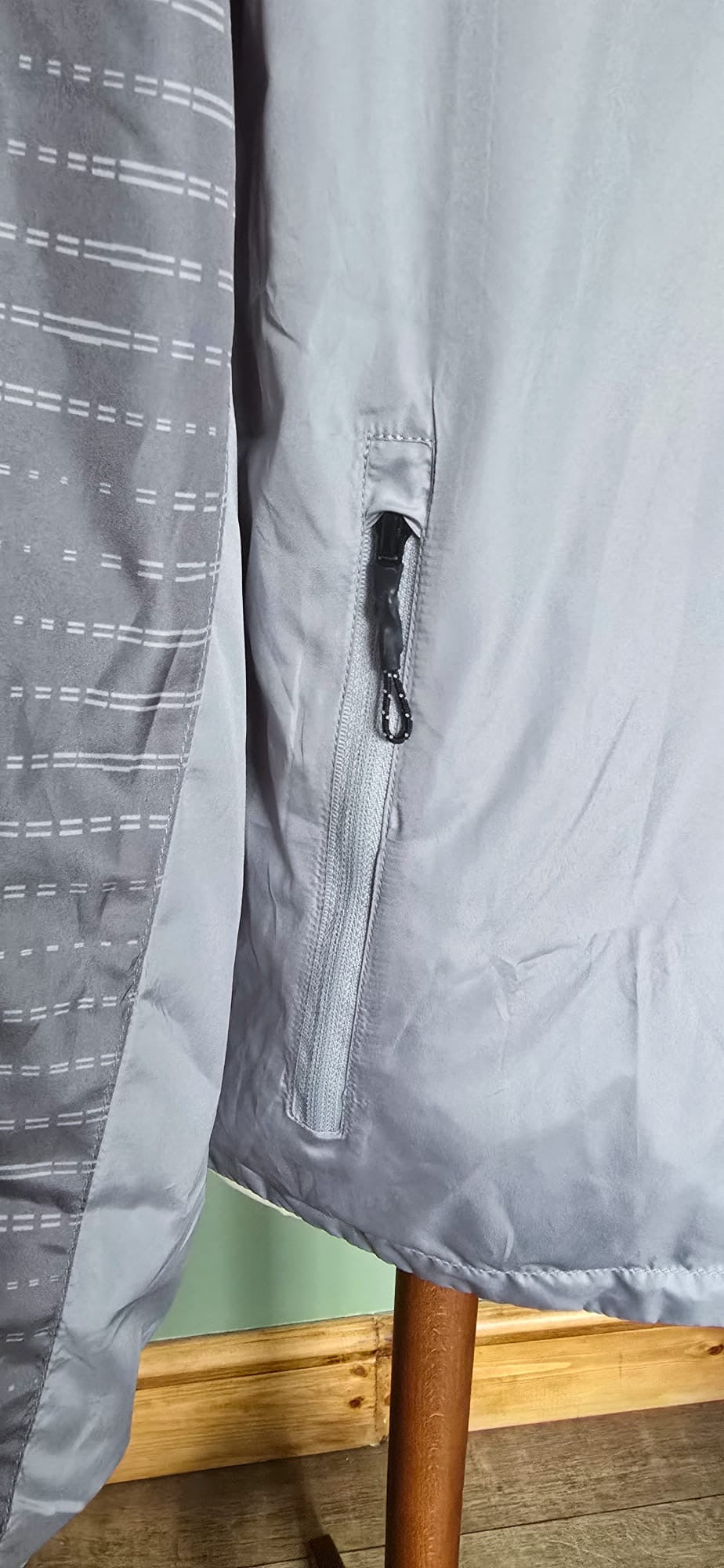 Windbreaker￼